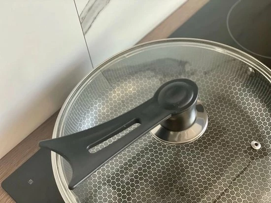 Uitgang ✨ MONOO Luxe Honingraat Wokpan Met Deksel - 32cm - Inductie - Compound Steel Wok ???? 10 Uitgang ✨ MONOO Luxe Honingraat Wokpan Met Deksel - 32cm - Inductie - Compound Steel Wok ???? - Afbeelding 10