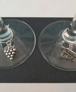 Gloednieuw ???? Merkloos Glasmarker - Wijnglasmarkers - Tafel Decoratie - 6 Stuks - Wijn - Glas - Fles - Opener - Wijnvat - Druif ✨ -Bourgogne Shop 550x422