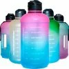 Goedkoop ???? Quality Needz - Waterfles - Drinkfles Met Rietje - Stevig Handvat - 2 Liter - Sportfles - Waterfles Met Tijdmarkeringen - Water Bottle - Waterfles Met Rietje ????
