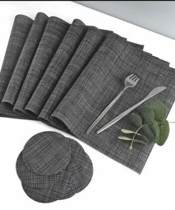 Gloednieuw ???? De Millennials Duurzame Placemats 6+6 (gratis Coaster) - Zwart- Decoratie - Hittebestendig - Makkelijk Schoon - Fijngeweven PVC - Herbruikbare - Keukenaccessoires - Cadeau ???? -Bourgogne Shop 550x547 1
