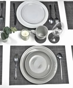 Gloednieuw ???? De Millennials Duurzame Placemats 6+6 (gratis Coaster) - Zwart- Decoratie - Hittebestendig - Makkelijk Schoon - Fijngeweven PVC - Herbruikbare - Keukenaccessoires - Cadeau ???? -Bourgogne Shop 550x548 3