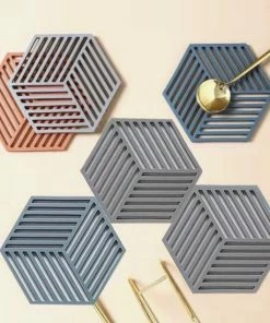 Goedkoop ⭐ DB Onderzetters (2 Stuks) - Multifunctioneel - Siliconen - Accessoires - Glas Onderzetters - Zeshoekig - Hip Design - Zwart ✔️ -Bourgogne Shop 550x549 8