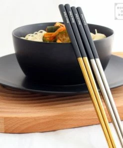 Hete verkoop ✨ House Of Husk Chopsticks Set - Koreaanse Eetstokjes - Vaatwasserbestendig - RVS - 5 Paar - Duo Tone - Zwart Goud ???? -Bourgogne Shop 550x550 997
